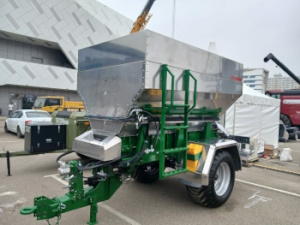 Разбрасыватель минеральных удобрений РМУ-4000 / 6000 «Мега»