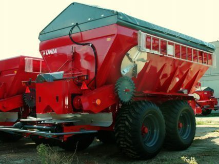 Прицепной разбрасыватель удобрений и извести Unia RCW 45 / 60 / 85 / 90 TD / 110 TD / 130 TD (фото 2)