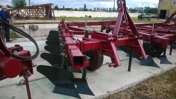 Плуг легкий навесной ПЛН-3-35 / 4-35 / 5-35 / 6-35  и ПНЛ-6-40 / 8-40