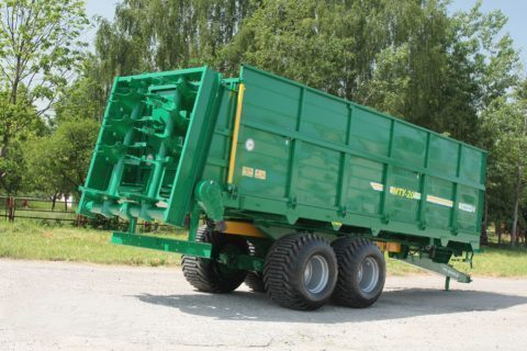 Машина для внесения твердых органических удобрений МТУ-20-1 (фото 3)