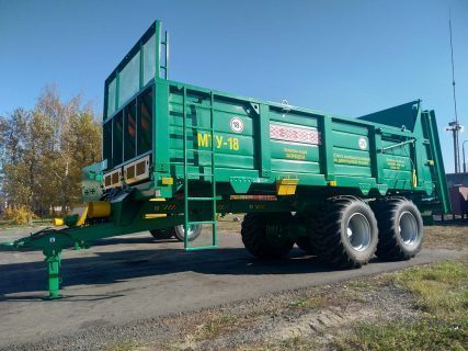 Машина для внесения твердых органических удобрений МТУ-18 (фото 3)