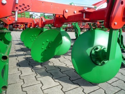 Тяжелый стерневой культиватор Unia KOS 2,1 / 2,6 / 3 / 3,7 / 4,5 / 5,4 / 6 (фото 7)