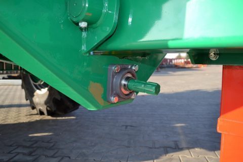 Разбрасыватель минеральных удобрений Agro-Masz Rewo 8200 (фото 8)